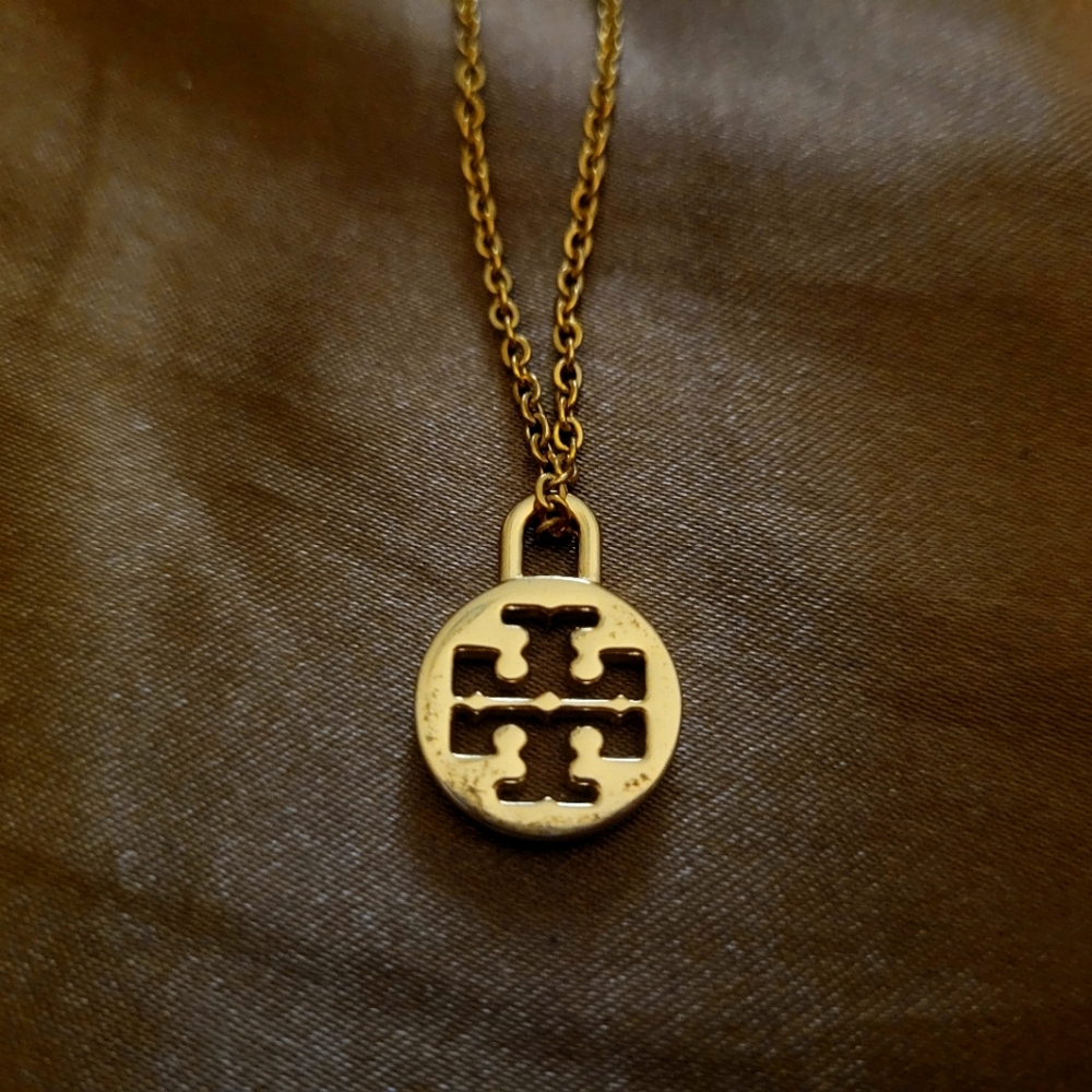 Tory burch pendant